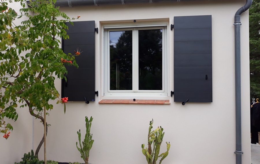 Volets battants épurés à Nozay