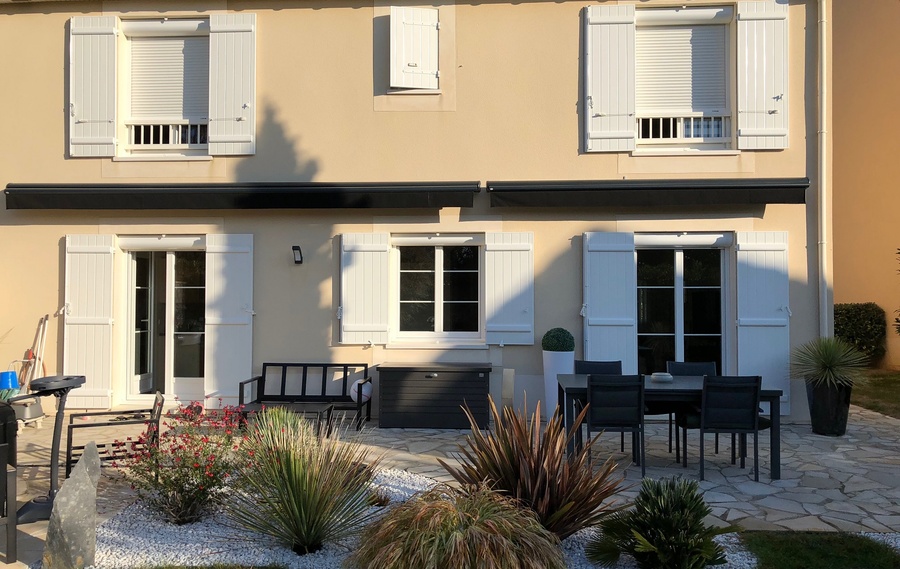 Volets battants classiques à Nozay