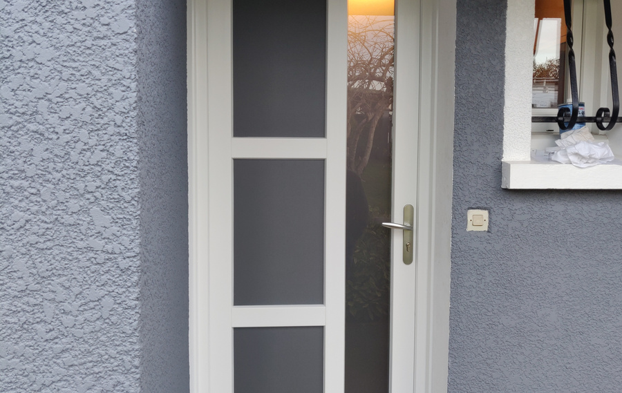 Notre gamme de portes d'entrée en PVC CLASSIQUE et PVC CONTEMPORAINE à Nozay