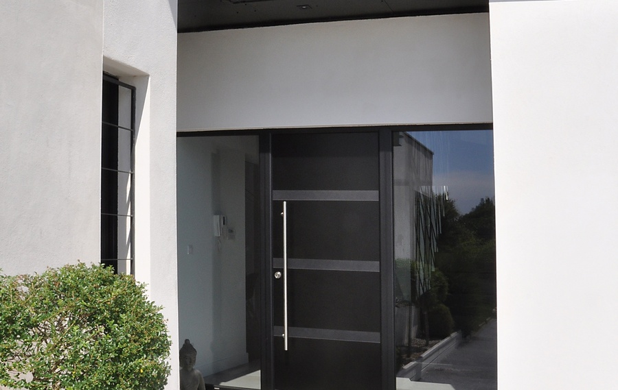 Notre gamme de portes d'entrée en ALU CLASSIQUE et CONTEMPORAINE à Nozay