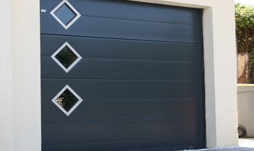 Portes de garage &agrave;&nbsp;NOZAY